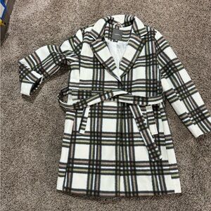 Maurices Coat White Plaid Belt Tie Waist Mid Lenth Lined Fashion Winter XL NWOT